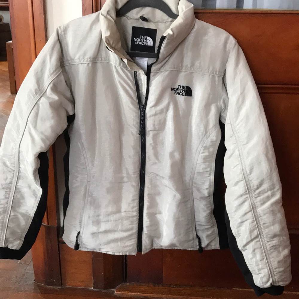 Northface winter coat. Silver/black.